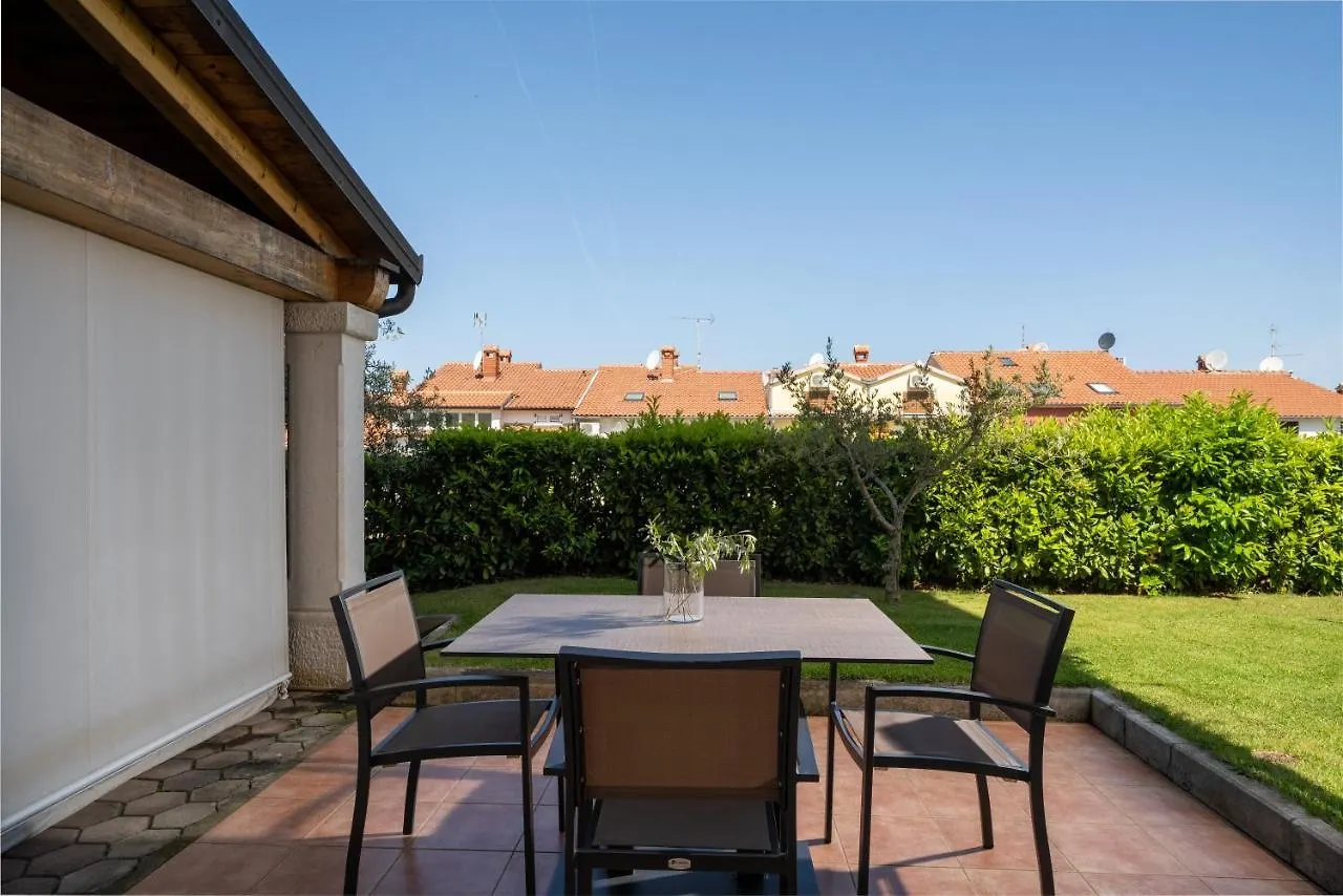 Upper Sea View Apartments Vrsar