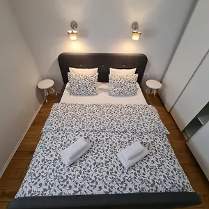 arsenal-apartments.hotelinzadar.com/