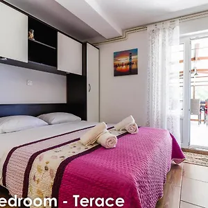 Relax - Big Terace & Grill Vrsar