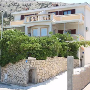 apartments-ariana-pag.hotelinzadar.com/