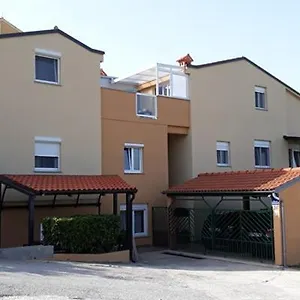 apartment-piranesi.pula-hotels.org/